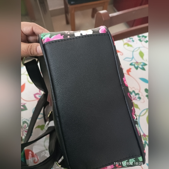 Authentic Floral Juicy Couture Peek-A-Bow Backpack NWT - Picture 12 of 14